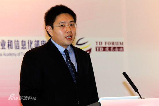圖為：TD-LTE測試技術研討會現場，JDSU公司工程師楊立杰演講。