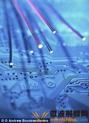 從理論上說，盜竊可以利用時間斗篷技術偷偷潛入一座建筑，神不知鬼不覺地偷走現金或者貴重物品，而后在監控攝像頭記錄下他們的影像前離開建筑