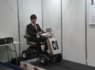 日本科研人員展示靠射頻提供動力的電動車