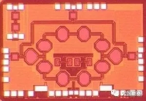 哥倫比亞大學(xué)研制出可工作在25GHz的硅基單片集成環(huán)形器，不再使用磁鐵